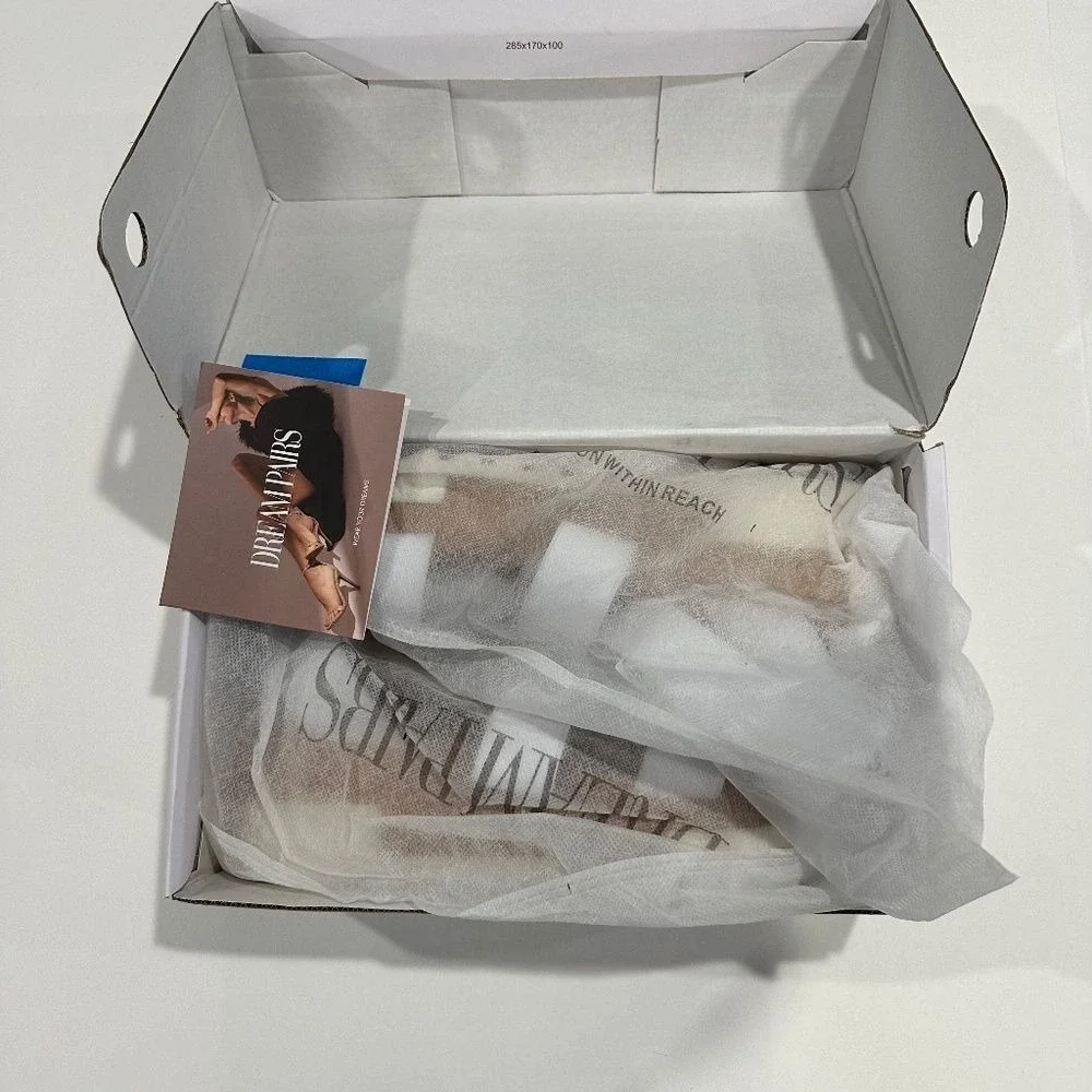 DREAM PAIRS Casual Platform Sandals‎ - Size 9 - NEW IN BOX.